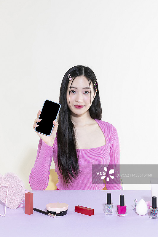 Y2K粉色复古风韩国亚洲可爱女子派对概念照片图片素材