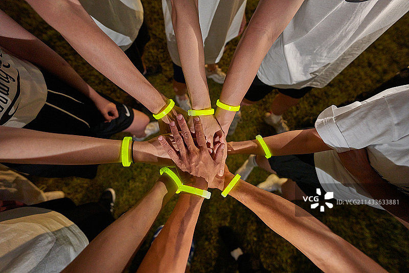 韩国：健康护理、健康生活、锻炼、跑步、夜晚、荧光灯图片素材