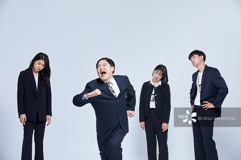 白领、西装、职业、面部表情、商务女性、商人、商务、幽默、年龄差异、压力、对比、代沟图片素材