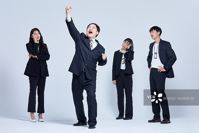 白领、西装、职业、面部表情、商务女性、商人、商务、幽默、年龄差异、压力、对比、代沟图片素材