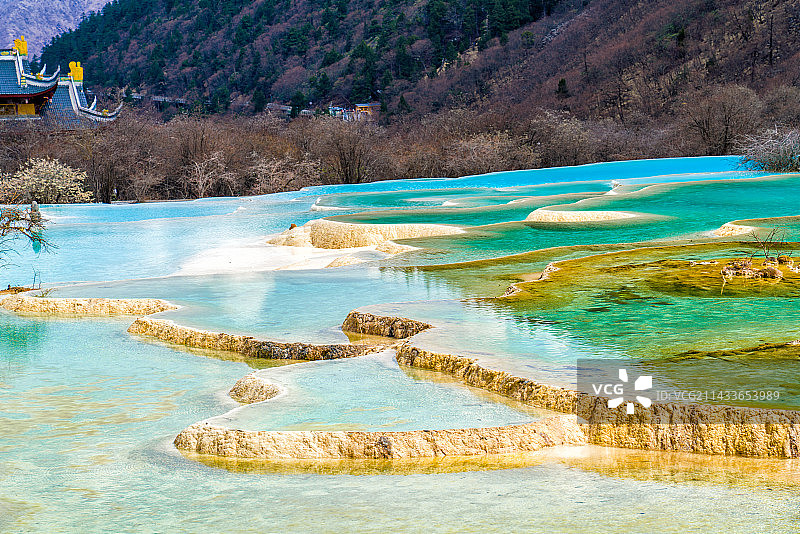 中国四川省黄龙自然风景区五彩池图片素材