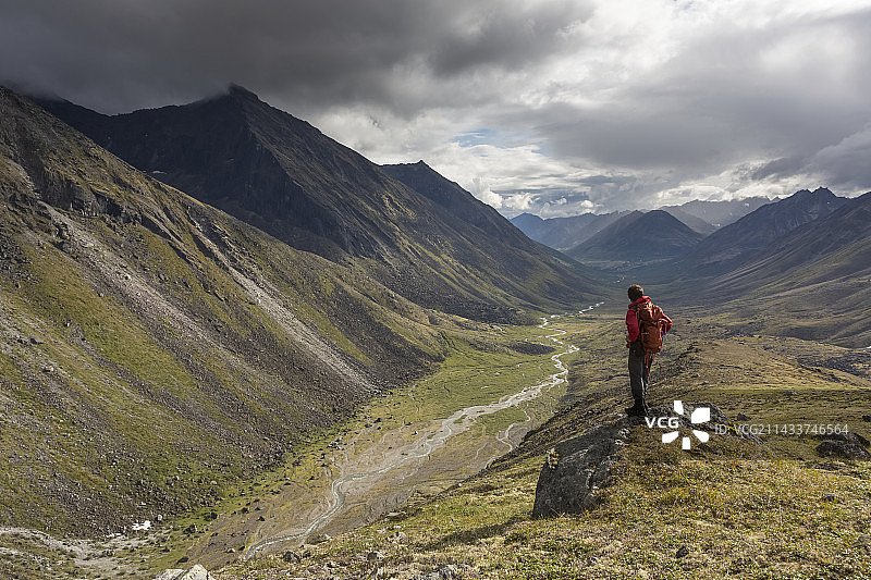 徒步者俯瞰里德河图片素材