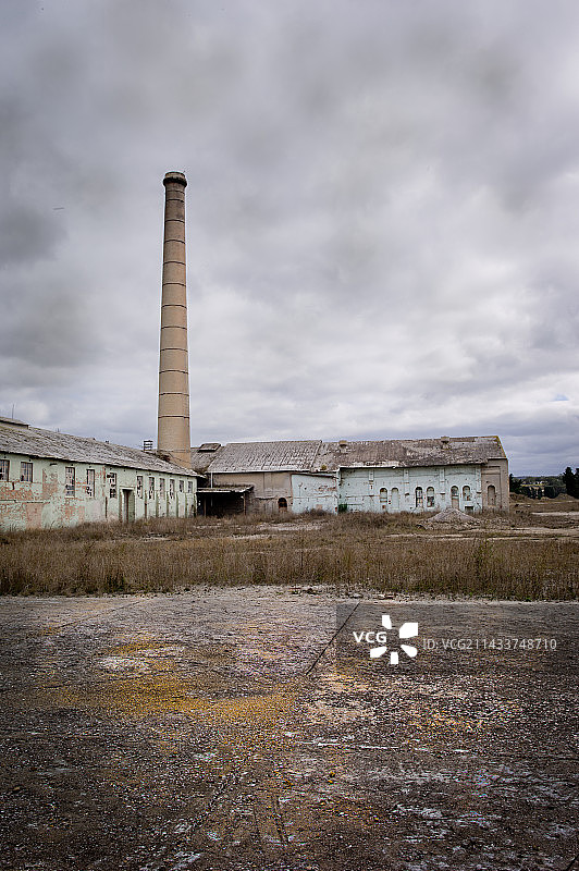 废弃的旧水泥厂图片素材