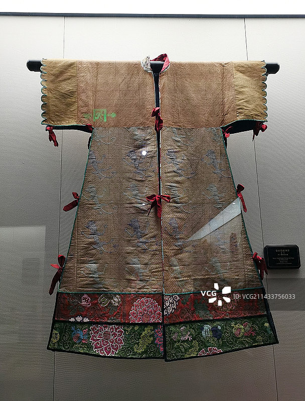 四川博物院征集 现代 金丝锻跳神衣图片素材