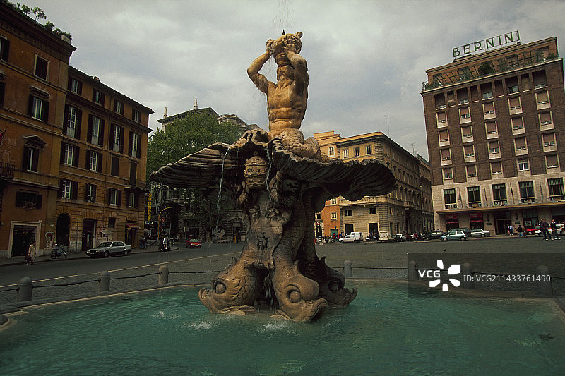 吉安·洛伦佐·贝尔尼尼的海神喷泉图片素材