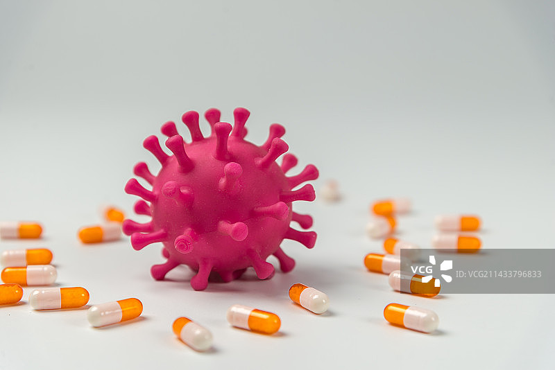 病毒模型 胶囊 药物 新冠甲流防治概念图片图片素材