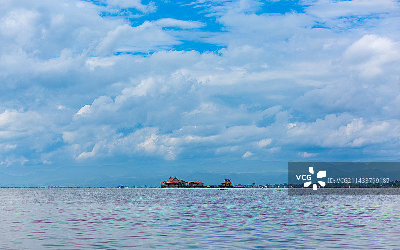 缅甸茵莱湖水上小镇图片素材