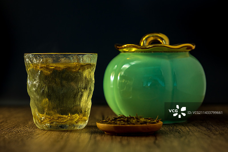 绿茶茶叶茶具茶盘茶杯茶叶罐图片素材