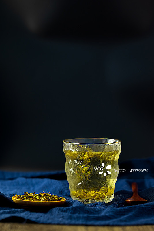 绿茶茶叶茶具茶盘茶杯茶叶罐图片素材