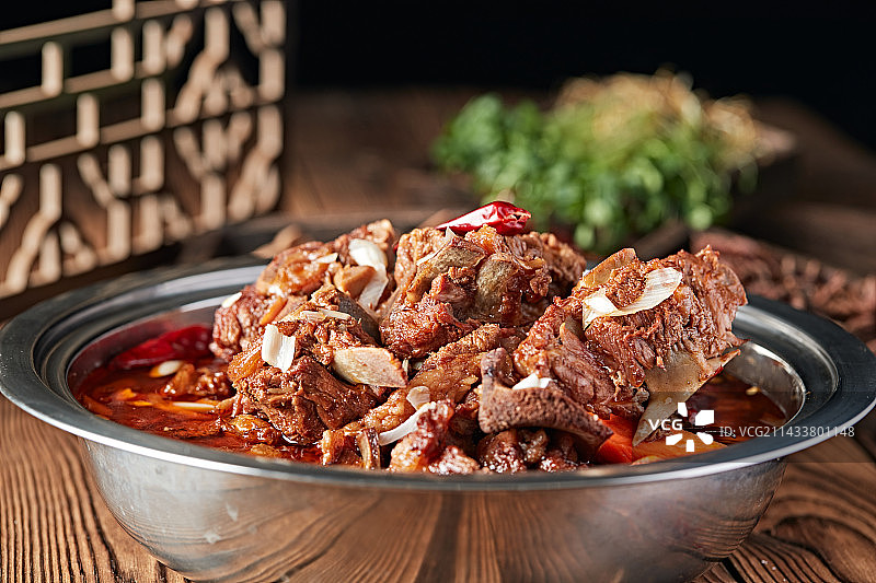 红焖香辣羊脊骨（羊蝎子）图片素材
