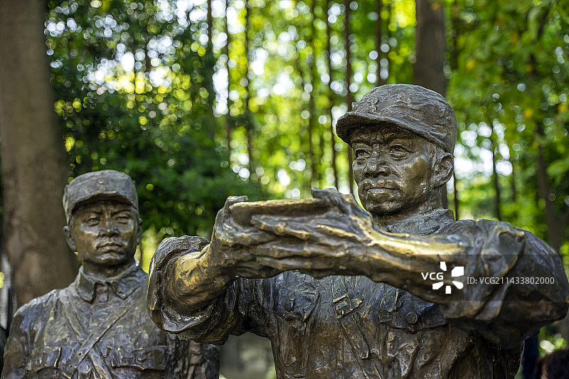 成都人民公园川军出川抗日场景复原雕塑群图片素材