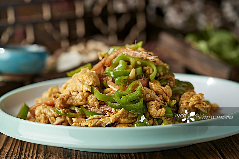 尖椒河虾小炒柴鸡蛋图片素材