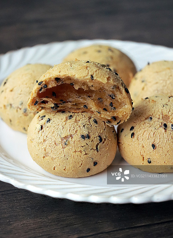 盘子里的麻薯烘焙面包图片素材