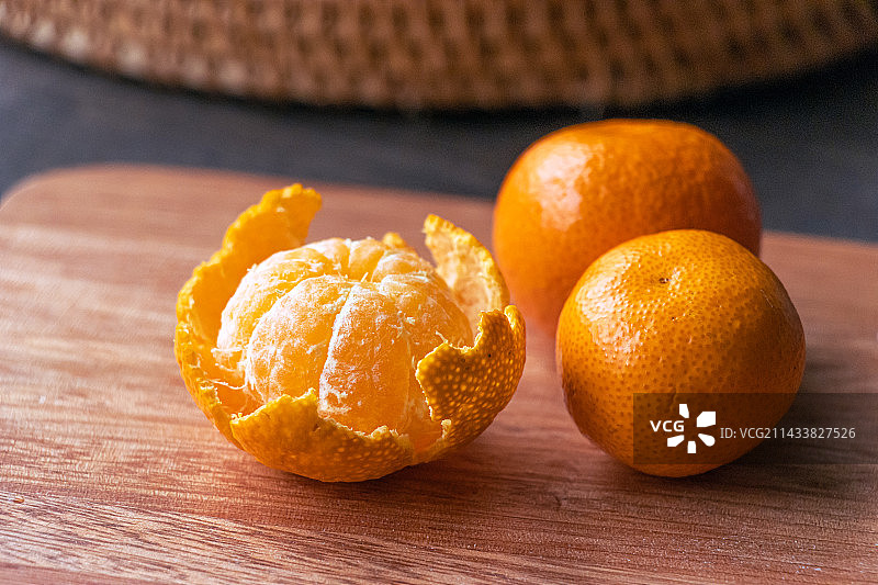 砂糖橘，剥开的橘子图片素材