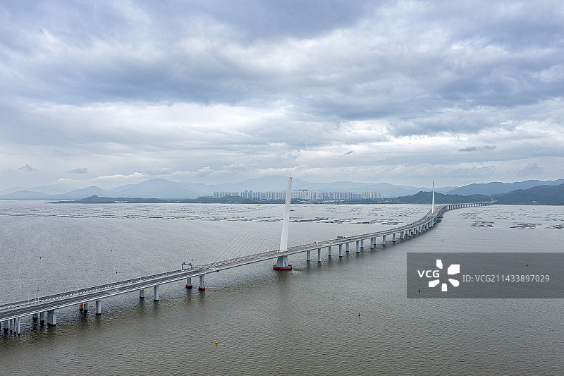连通香港的深圳湾口岸大桥图片素材