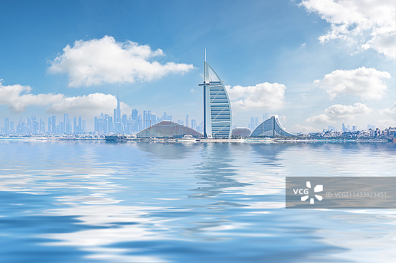 迪拜帆船酒店，迪拜的城市天际线，水天一体图片素材