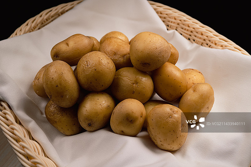 蒸小土豆图片素材