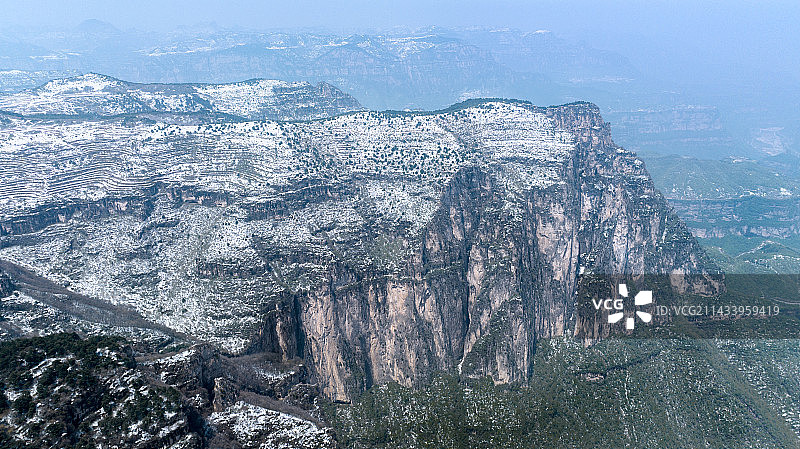 春雪浴太行图片素材