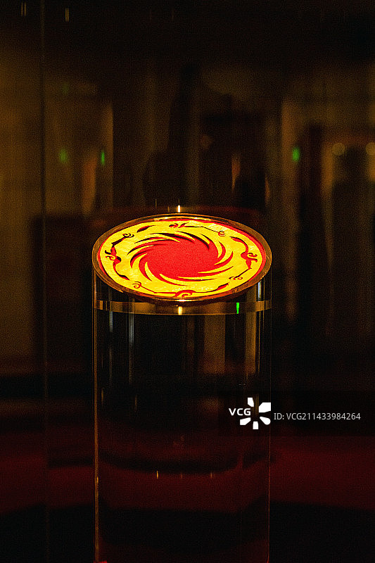 成都金沙遗址博物馆太阳神鸟金饰图片素材