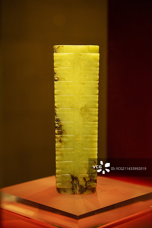 成都金沙遗址博物馆十节玉琮图片素材