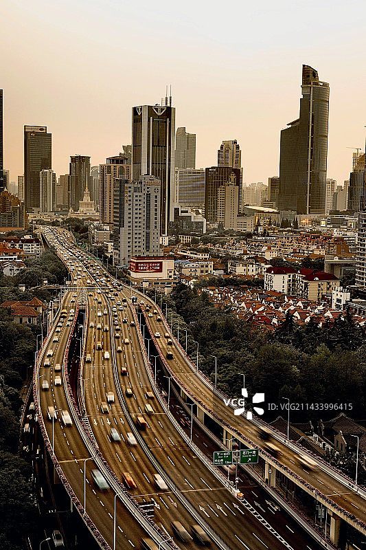 金色车轨图片素材