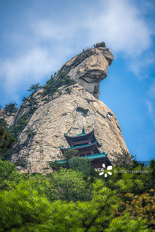 龟峰山龟首雄姿图片素材