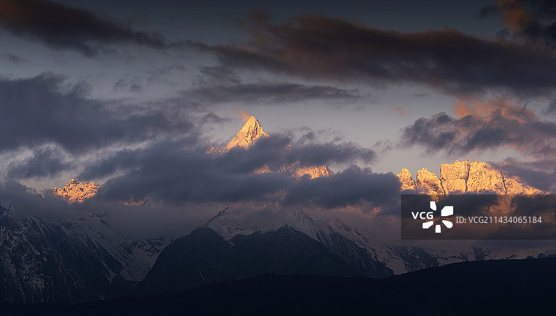 梅里雪山图片素材