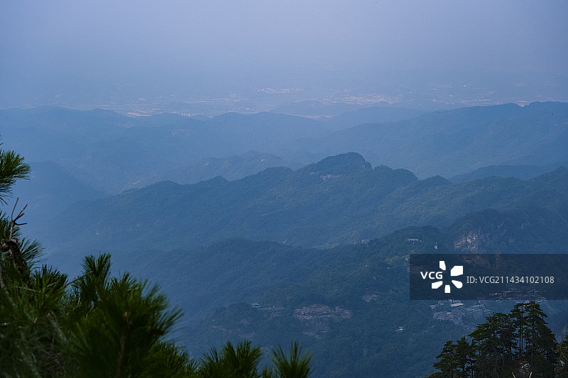 湖北省十堰市武当山金顶景区图片素材