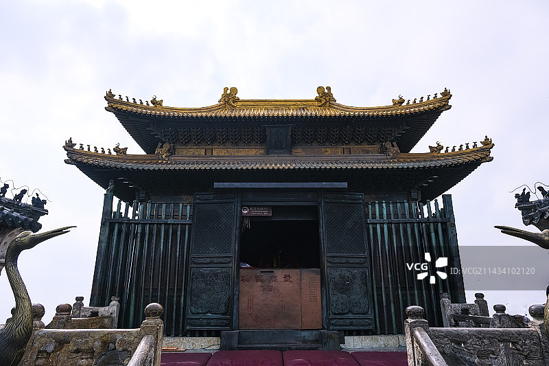 湖北省十堰市武当山金顶景区至尊金顶图片素材