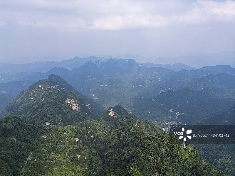 湖北省十堰市武当山风景区金顶航拍视角图片素材