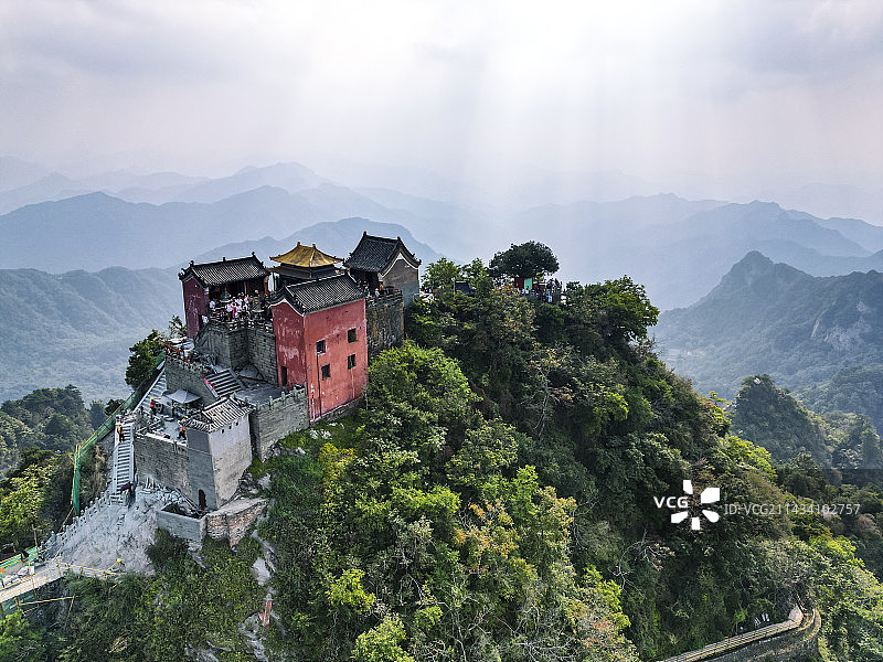 湖北省十堰市武当山风景区金顶航拍视角图片素材