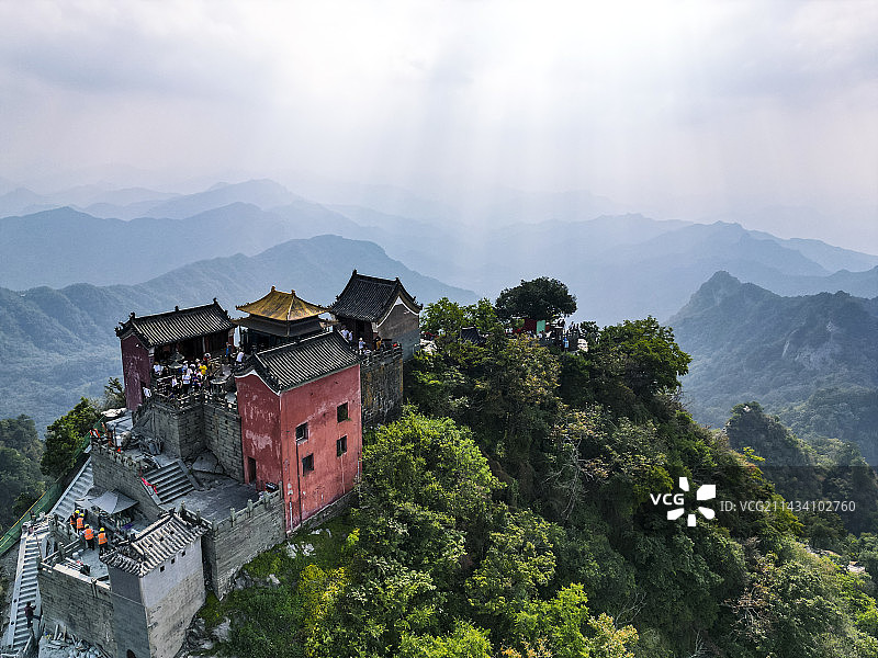 湖北省十堰市武当山风景区金顶航拍视角图片素材