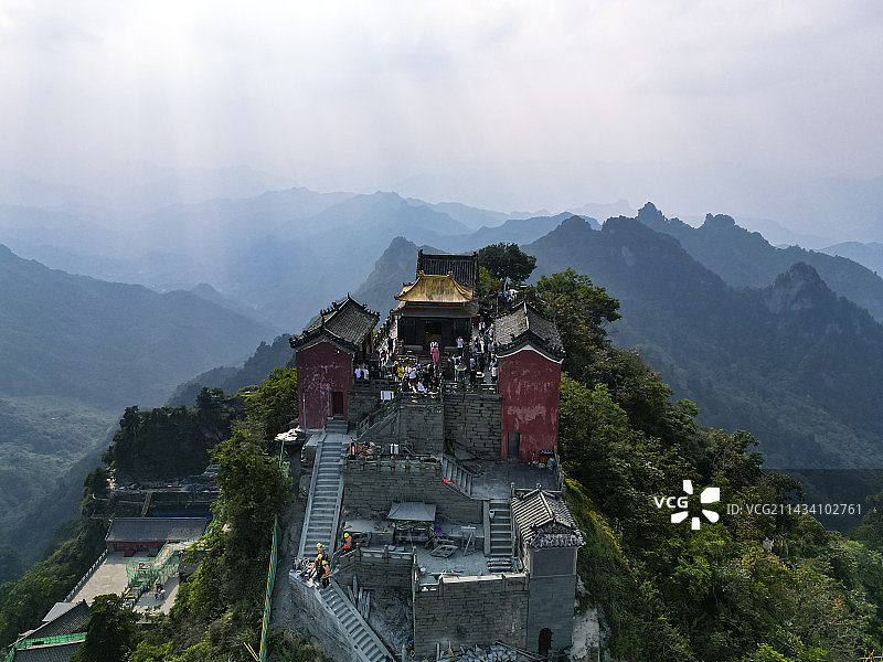 湖北省十堰市武当山风景区金顶航拍视角图片素材