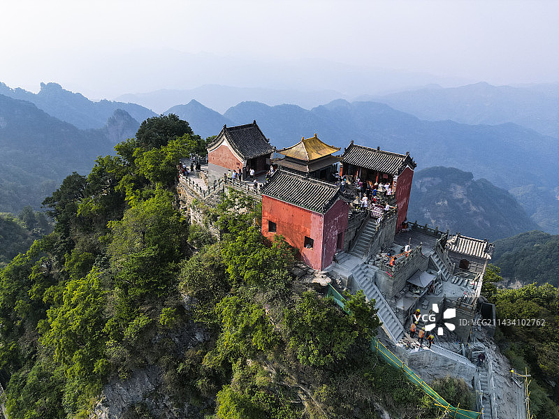 湖北省十堰市武当山风景区金顶航拍视角图片素材