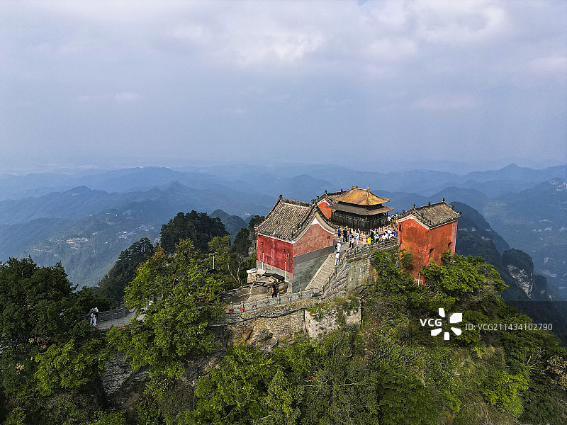 湖北省十堰市武当山风景区金顶航拍视角图片素材