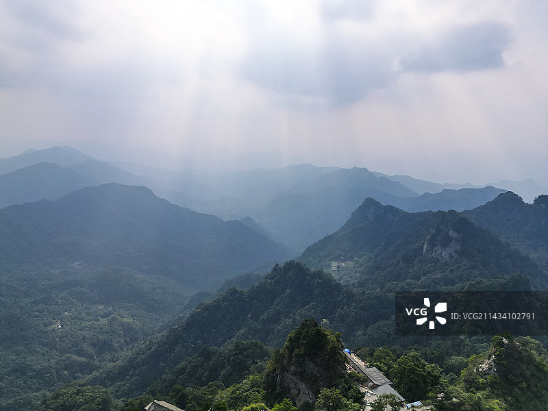 湖北省十堰市武当山风景区金顶航拍视角图片素材