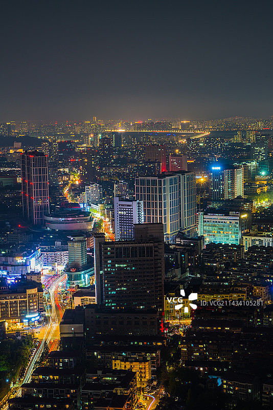 南京玄武区夜景车轨图片素材