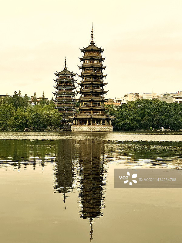 桂林双塔图片素材