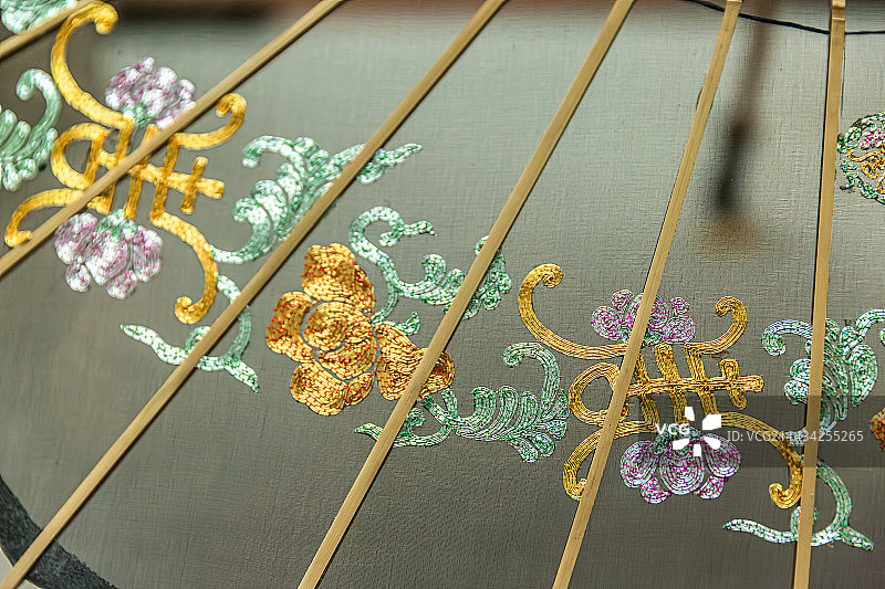 中国伞博物馆展示西湖绸伞制作工艺及作品图片素材