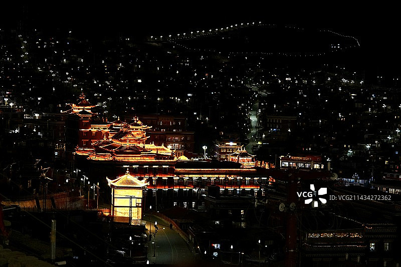 色达喇荣五明佛学院夜景图片素材