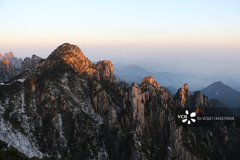 黄山的奇峰怪石图片素材