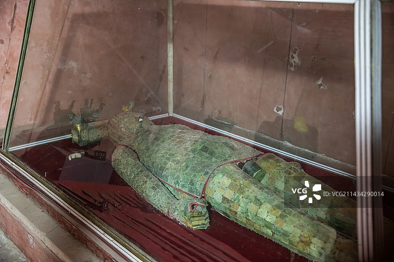 河北省保定市满城汉墓靖王金缕玉衣图片素材