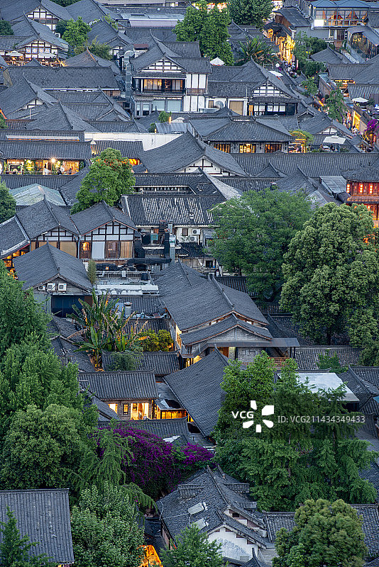 成都著名景点宽窄巷子城市天际线图片素材