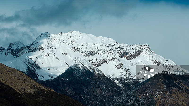 航拍雪山风光图片素材