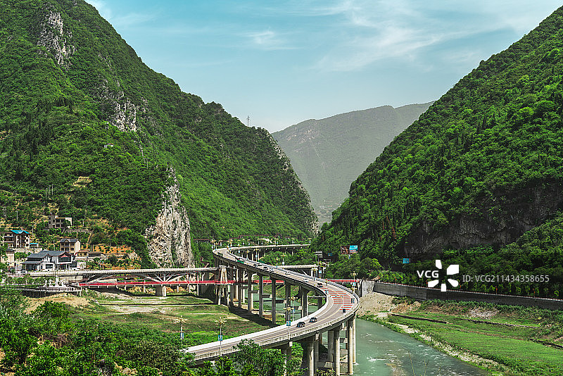 中国最美水上公路兴山县古昭公路图片素材