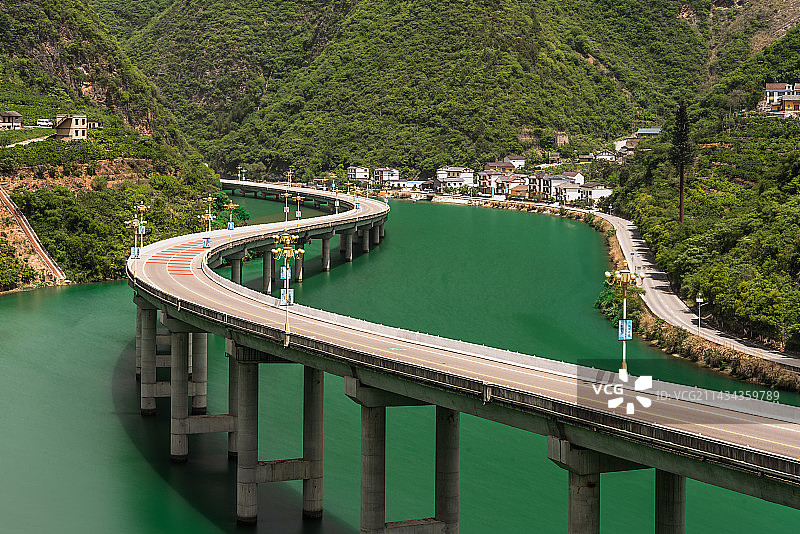 中国最美水上公路兴山县古昭公路图片素材