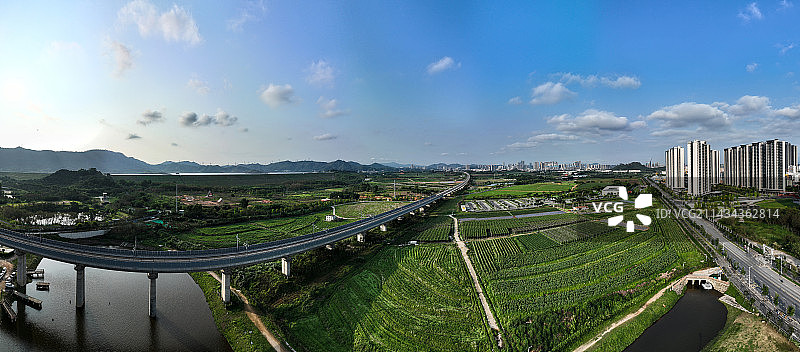 城市郊区风光&粤赣高铁轻轨，农田，公路，高架桥图片素材
