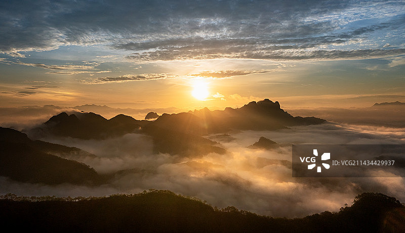 广西容县都峤山日出图片素材