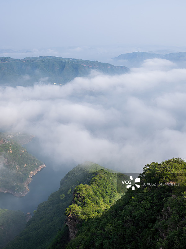 河南省洛阳市新安县 黄河 小浪底水库 荆紫山图片素材