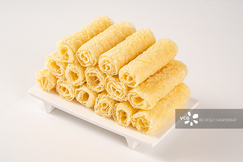 一盘美味的响铃卷图片素材